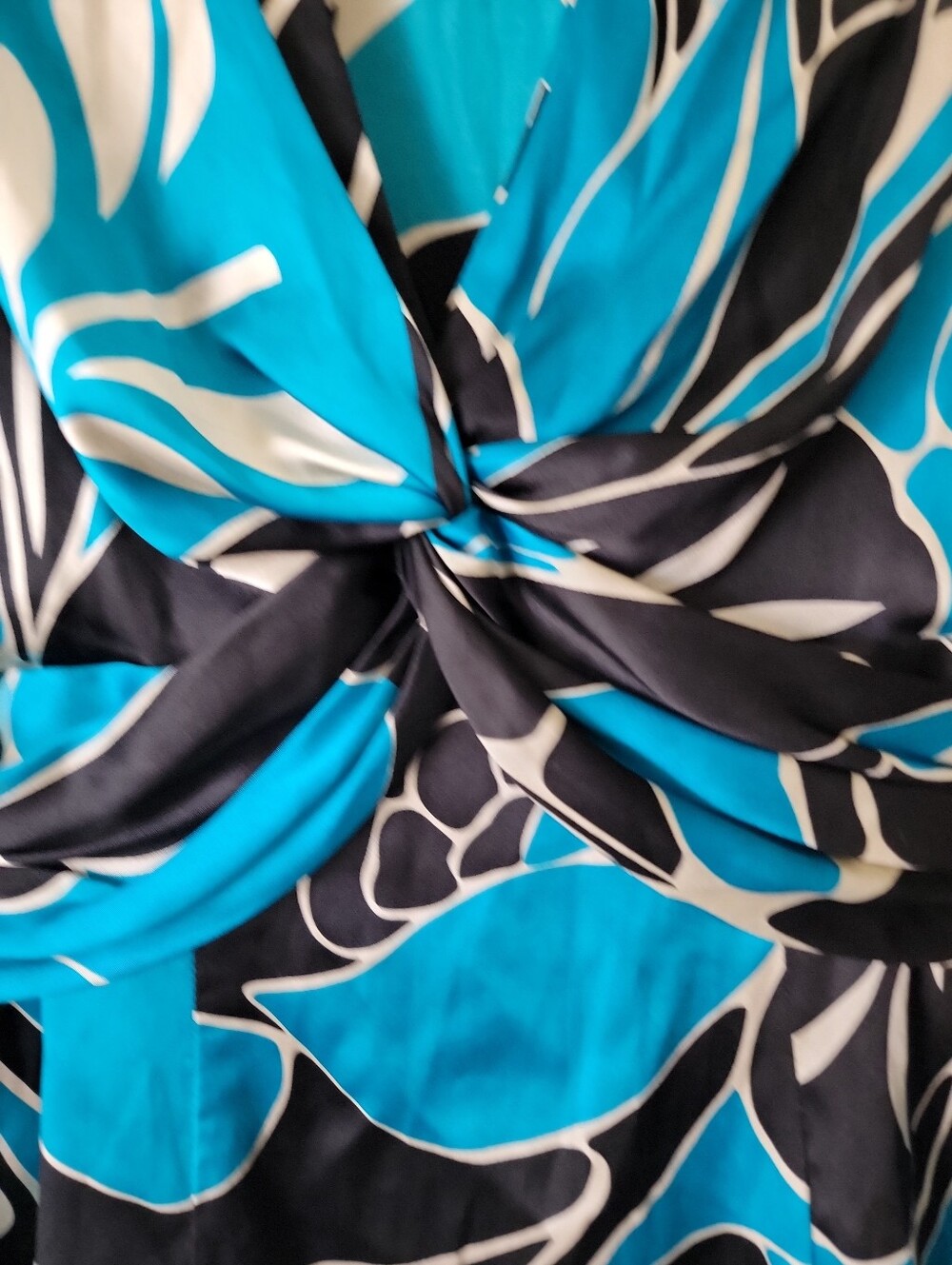 Cache Blue Black and White Twist-Front Long Sleeve Blouse - Picture 9 of 11
